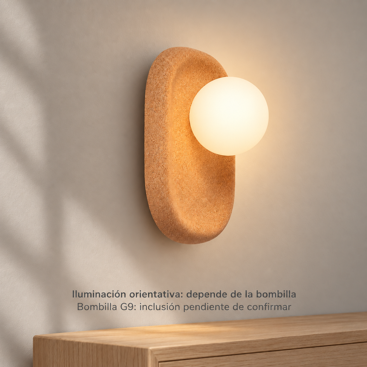 Aplique de corcho 20001 encendido en representación ambiental; inclusión de bombilla G9 pendiente de confirmar