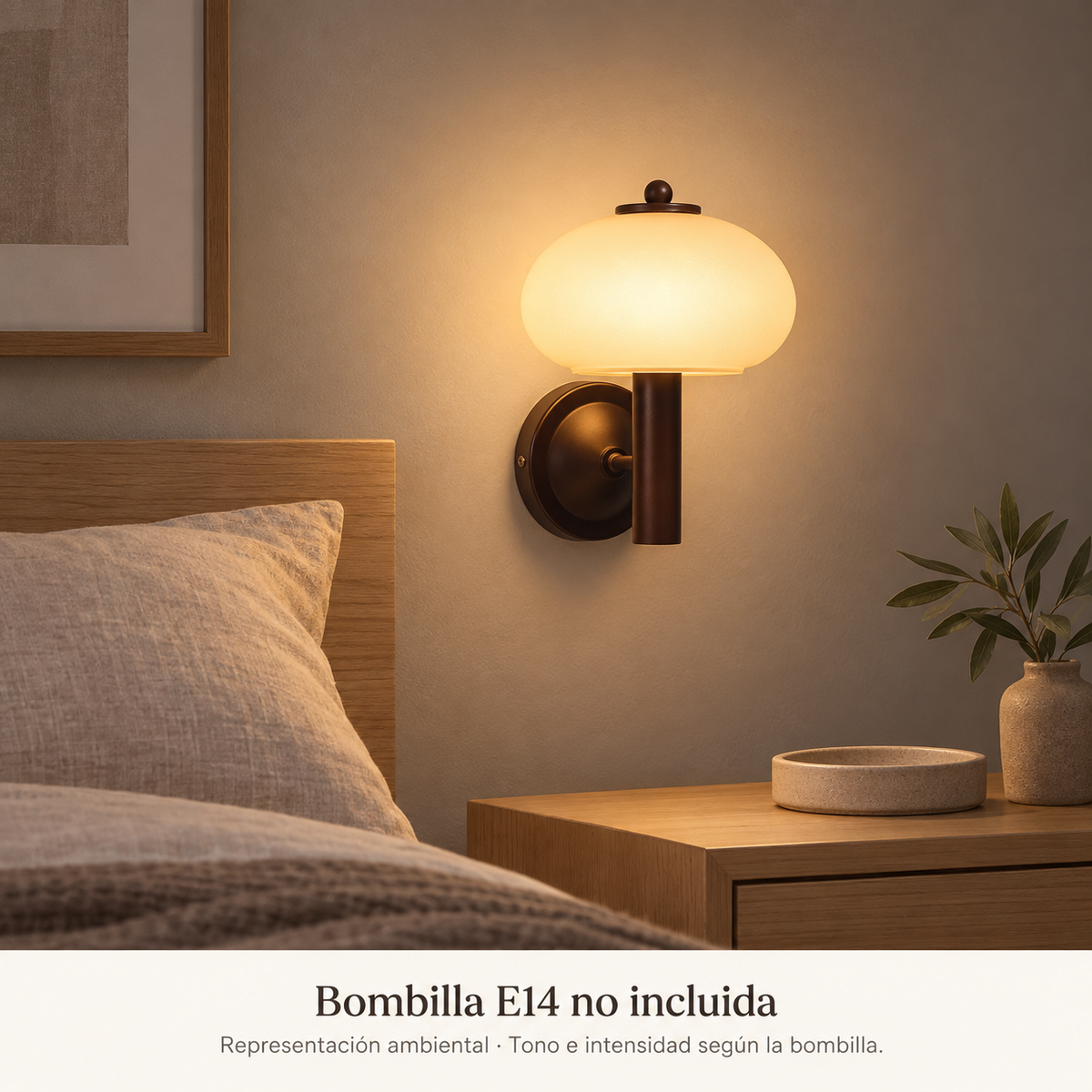 Aplique de cristal beige encendido, representación ambiental con bombilla E14 no incluida