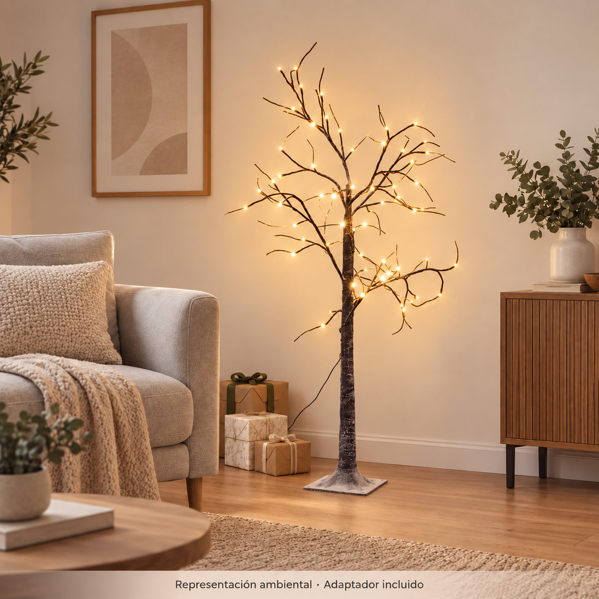 Árbol decorativo encendido en interior, representación ambiental con adaptador incluido