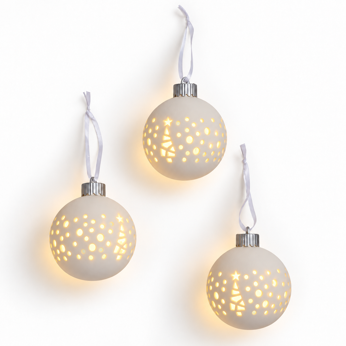 Set de 3 bolas navideñas LED de cerámica blanca para colgar, luz encendida