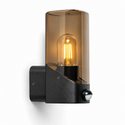 Aplique exterior negro cilíndrico E27 IP44 encendido
