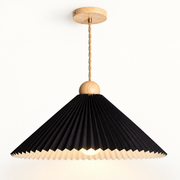 Lámpara colgante de tela plisada negra y madera Ø47 cm E27, luz encendida
