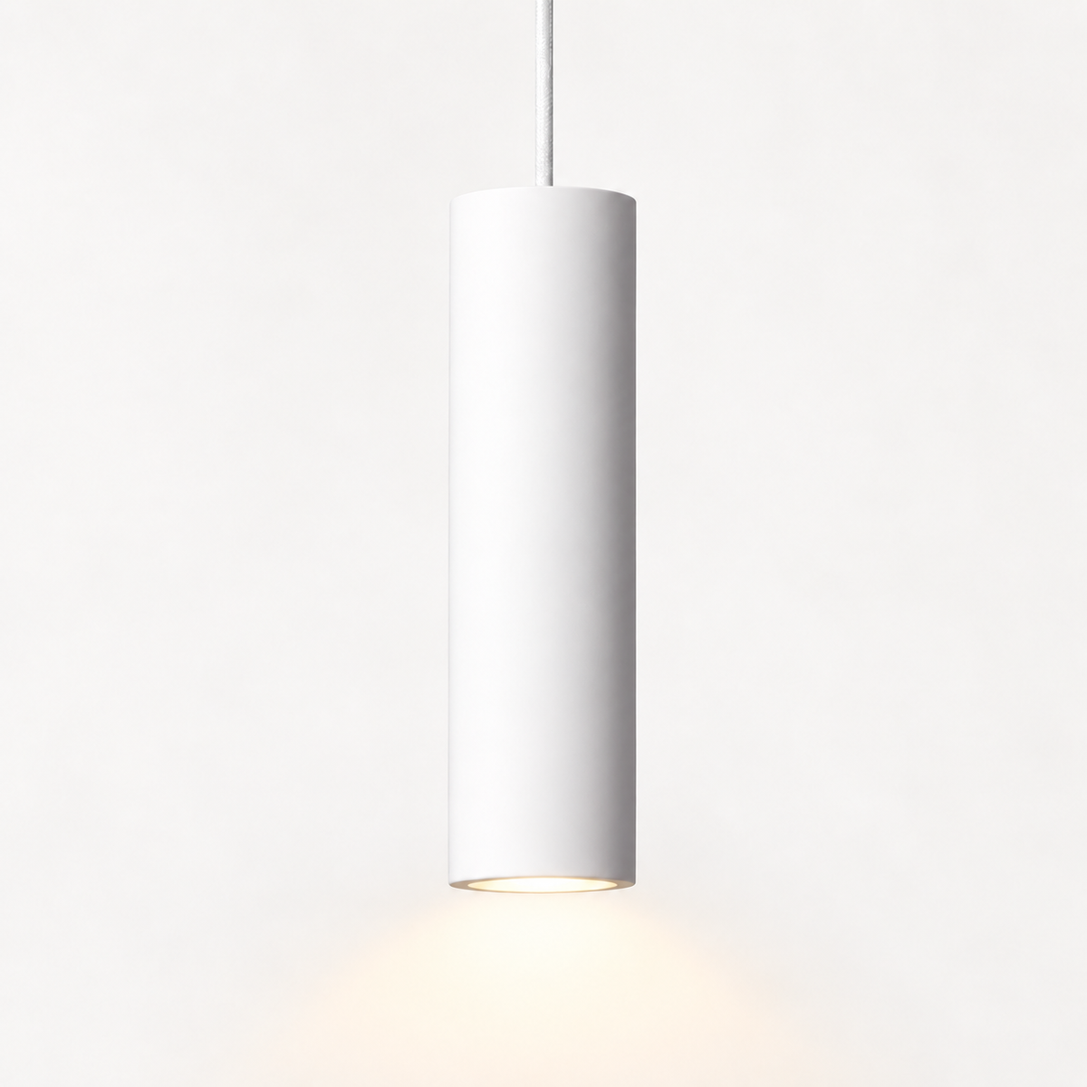 Lámpara colgante cilíndrica de yeso blanco GU10, luz encendida