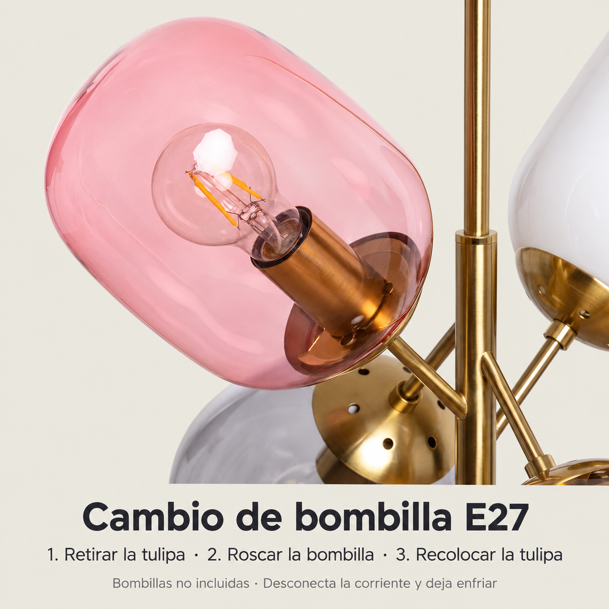 Detalle de tulipa rosa y cambio de bombilla E27 de la lámpara 20114; bombillas no incluidas