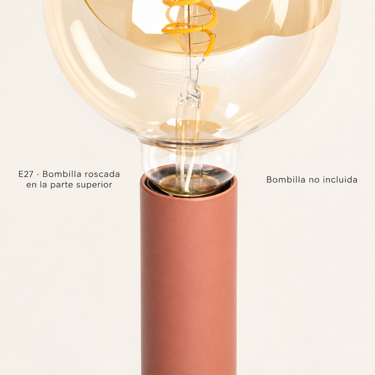 Lámpara de mesa metálica marrón para bombilla E27 vista LedsCome 20124: detalle de la unión superior del portalámparas marrón con bombilla E27 roscada
