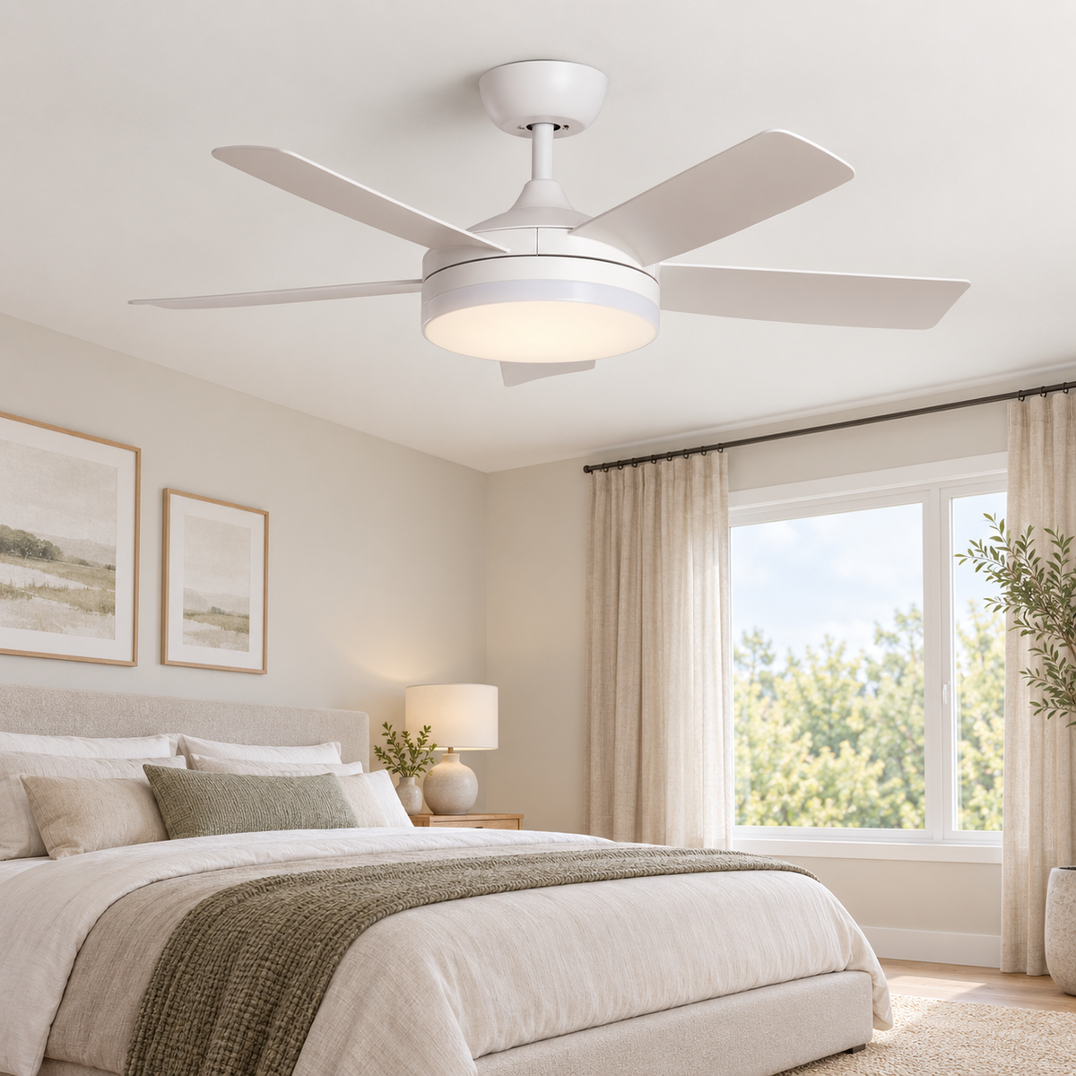 Ventilador de techo 20168, instalado con luz encendida; representación ambiental