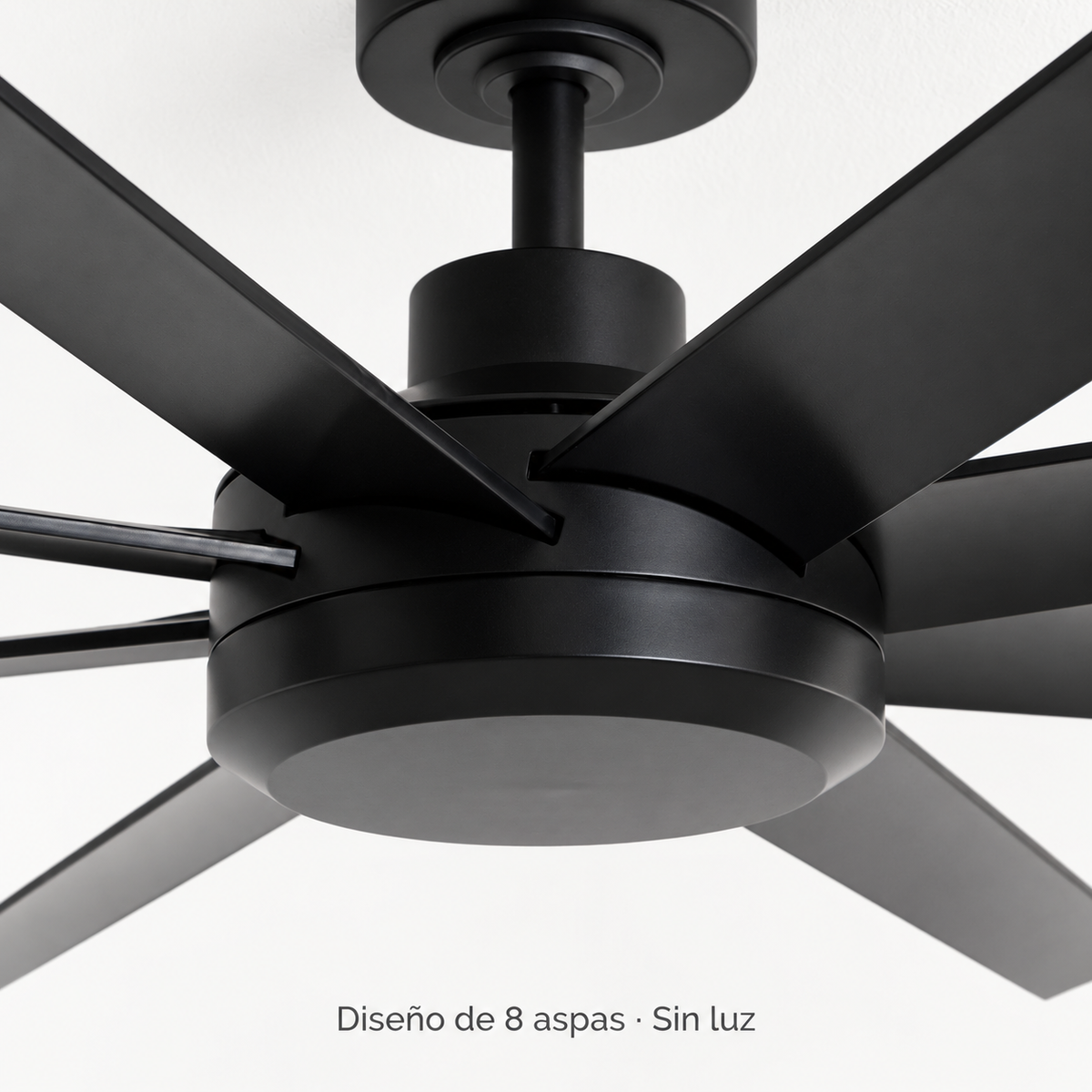 Ventilador de techo negro de ocho aspas sin luz, detalle del conjunto central
