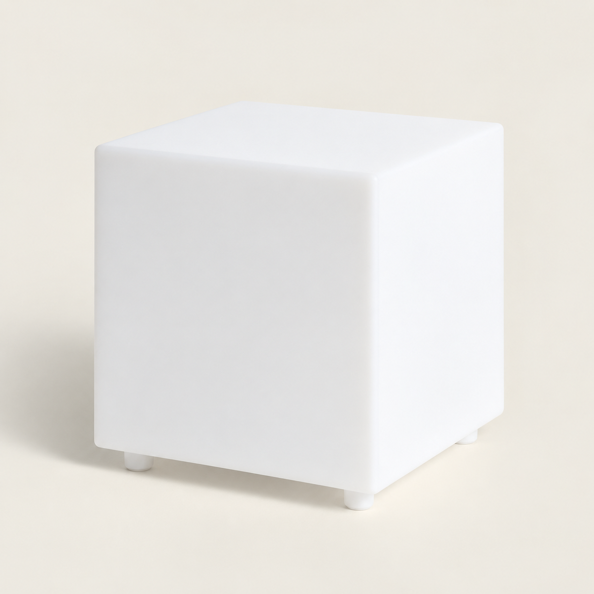 Cubo decorativo apagado de acabado blanco mate sobre fondo claro